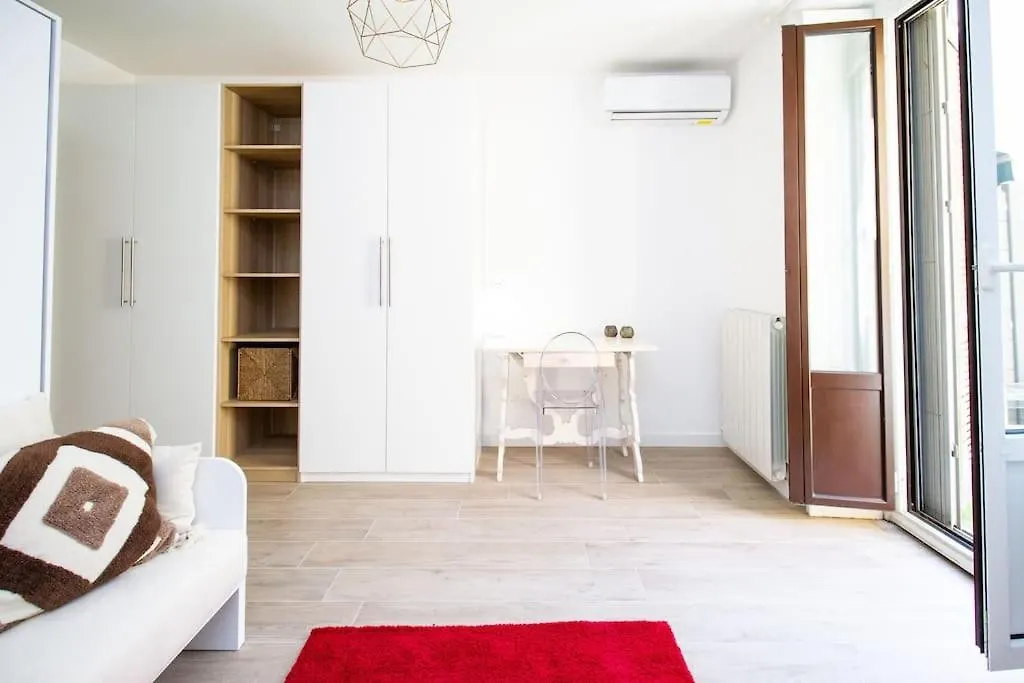 Palm Apartment Milan Italy