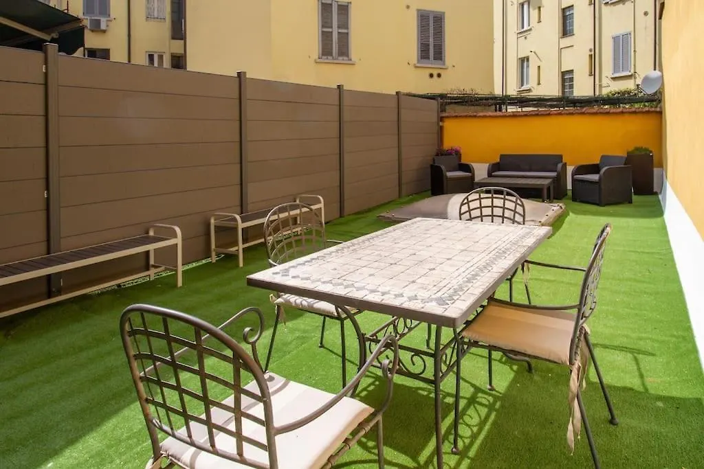 Palm Apartment Milan 0*,