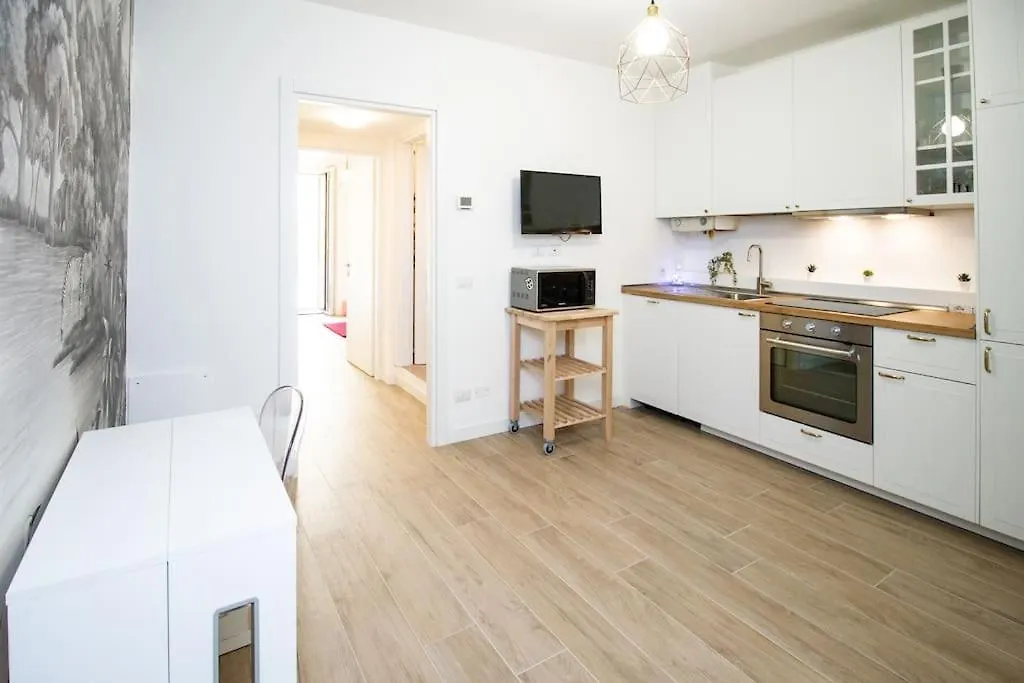 Palm Apartment Milan 0*,  Italy